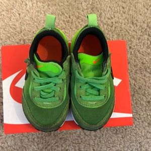 NIKE WAFFLE ONE (TD) toddler size 6c